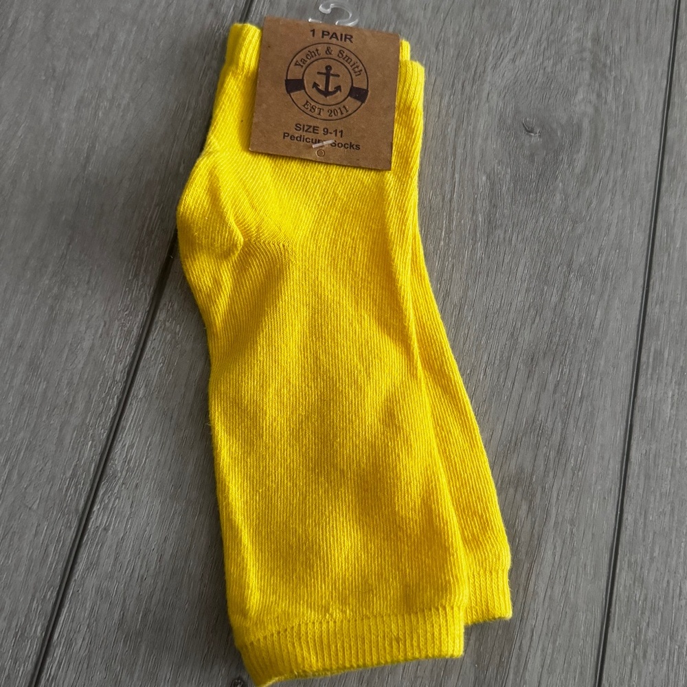 YELLOW PEDICURE SOCKS